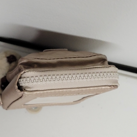 Kipling Pattie Metallic Wallet Wrislet. - Picture 5 of 10